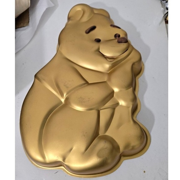 Wilton Winnie the Pooh Cake Pan Vintage Character Mold Baking Tin - Picture 3 of 4